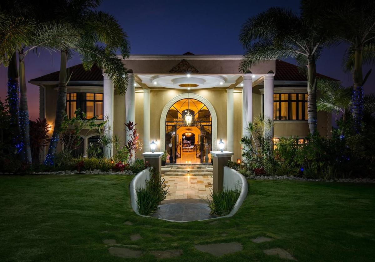 Villa Mimosa Jamaica Exclusive Luxury Stay- Resort Vibe Discovery Bay Eksteriør billede